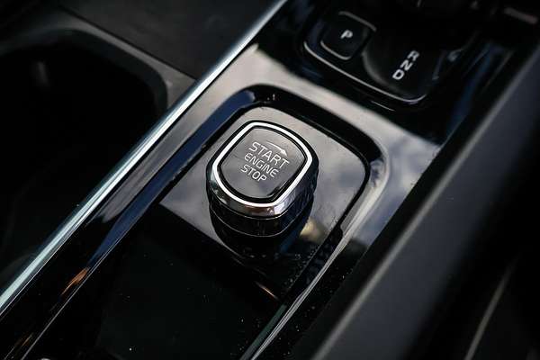 2022 Volvo XC60 Recharge Plug-In Hybrid