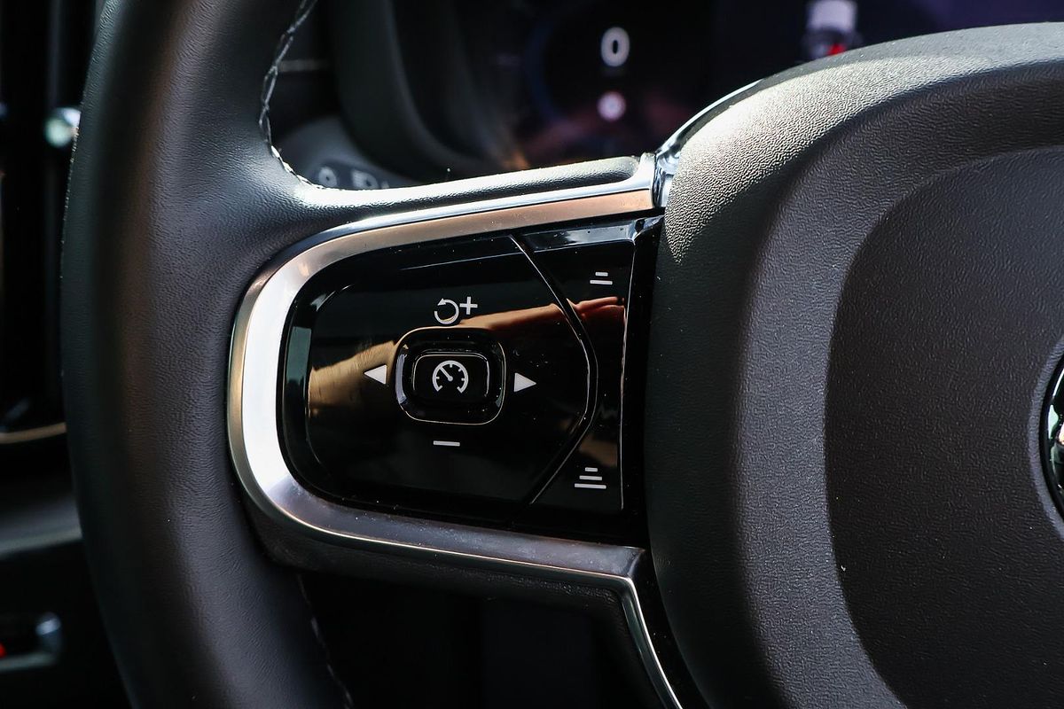 2022 Volvo XC60 Recharge Plug-In Hybrid