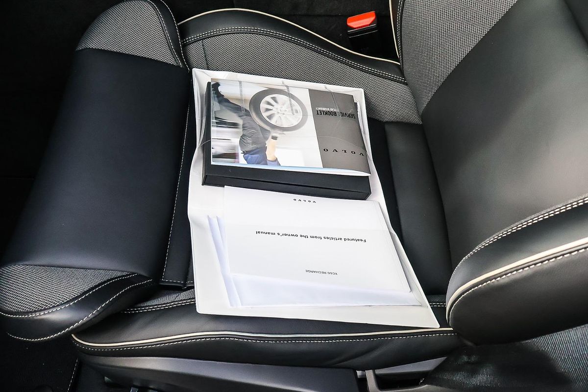 2022 Volvo XC60 Recharge Plug-In Hybrid