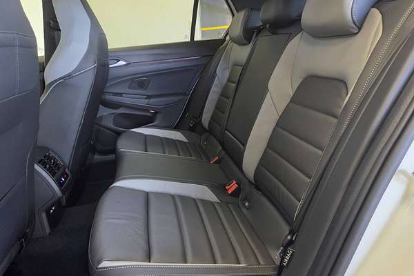 2025 Volkswagen Golf 110TSI R-Line 8.5