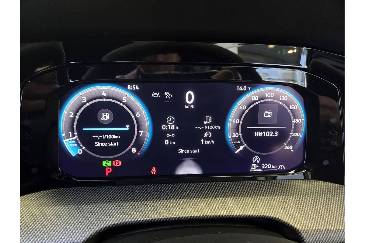 2025 Volkswagen Golf 110TSI R-Line 8.5