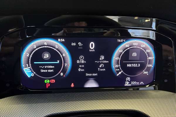 2025 Volkswagen Golf 110TSI R-Line 8.5