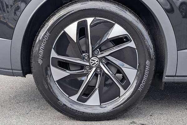 2025 Volkswagen ID.4 Pro E2