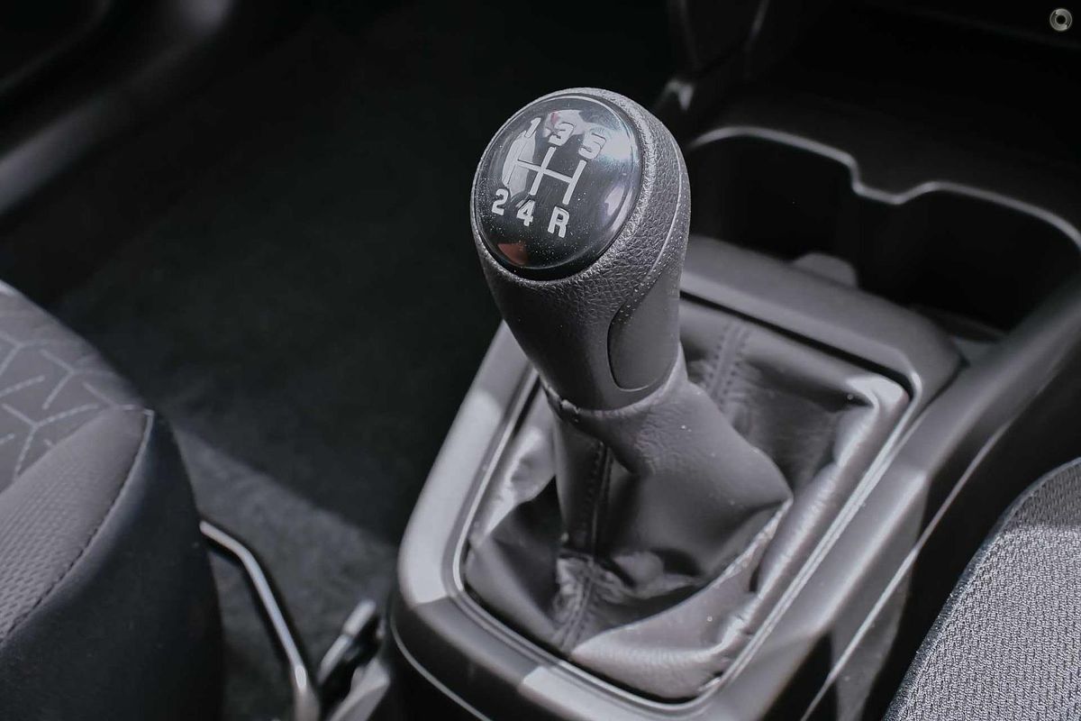 2025 Suzuki Swift Hybrid UZ