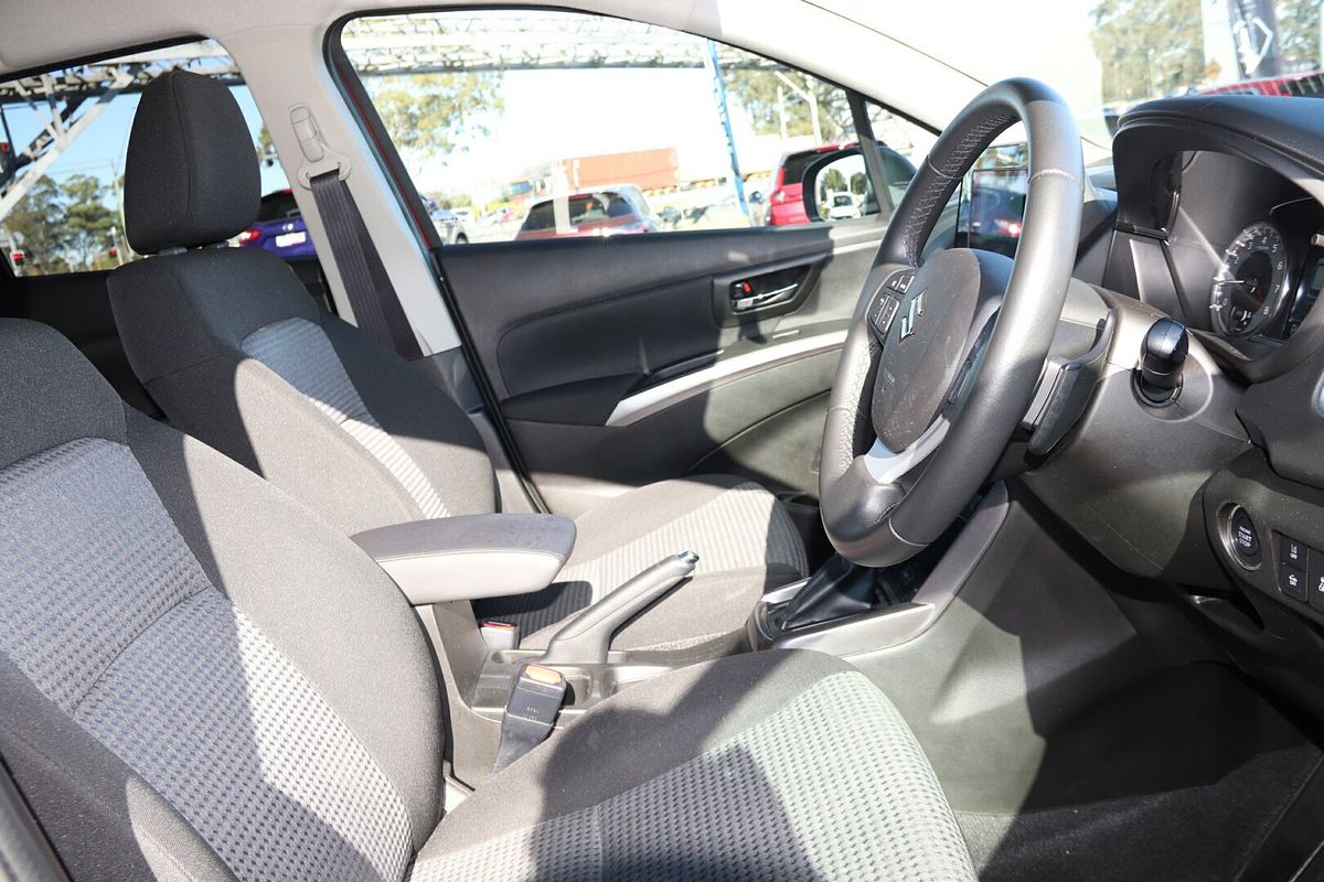 2023 Suzuki S-Cross JYB
