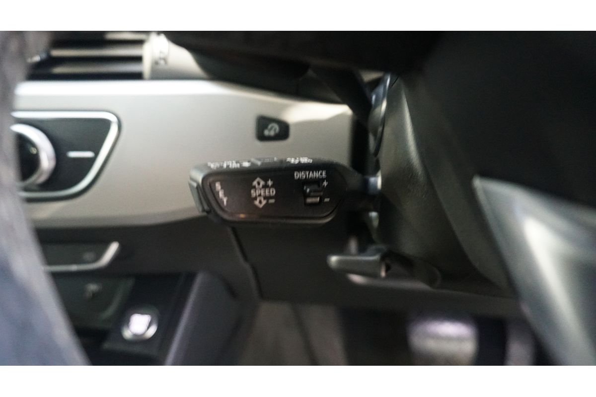 2023 Audi A4 35 TFSI S line B9