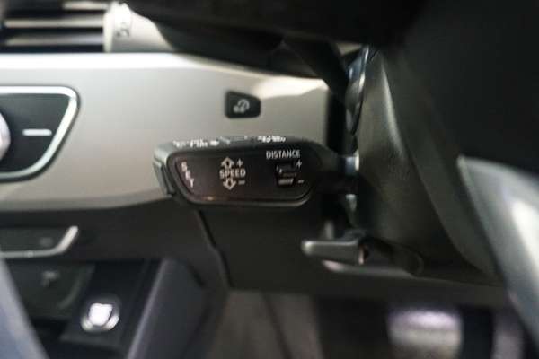 2023 Audi A4 35 TFSI S line B9