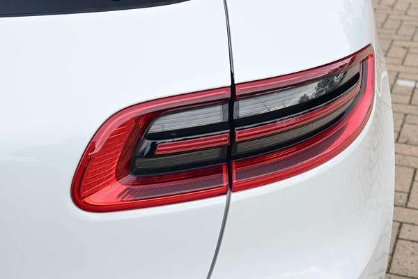 2017 Porsche Macan S 95B