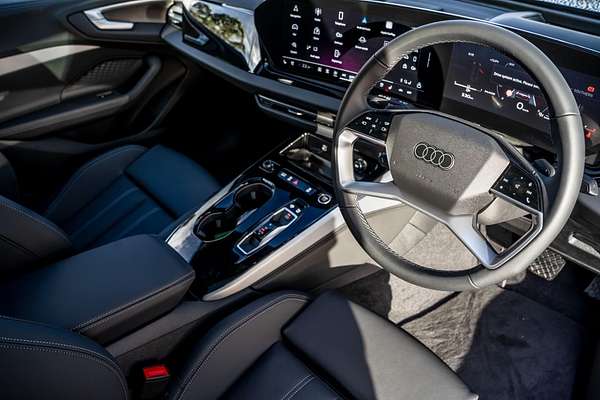 2025 Audi A5 TFSI 150kW S line B10