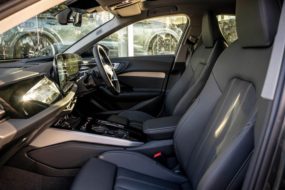 2025 Audi A5 TFSI 150kW S line B10