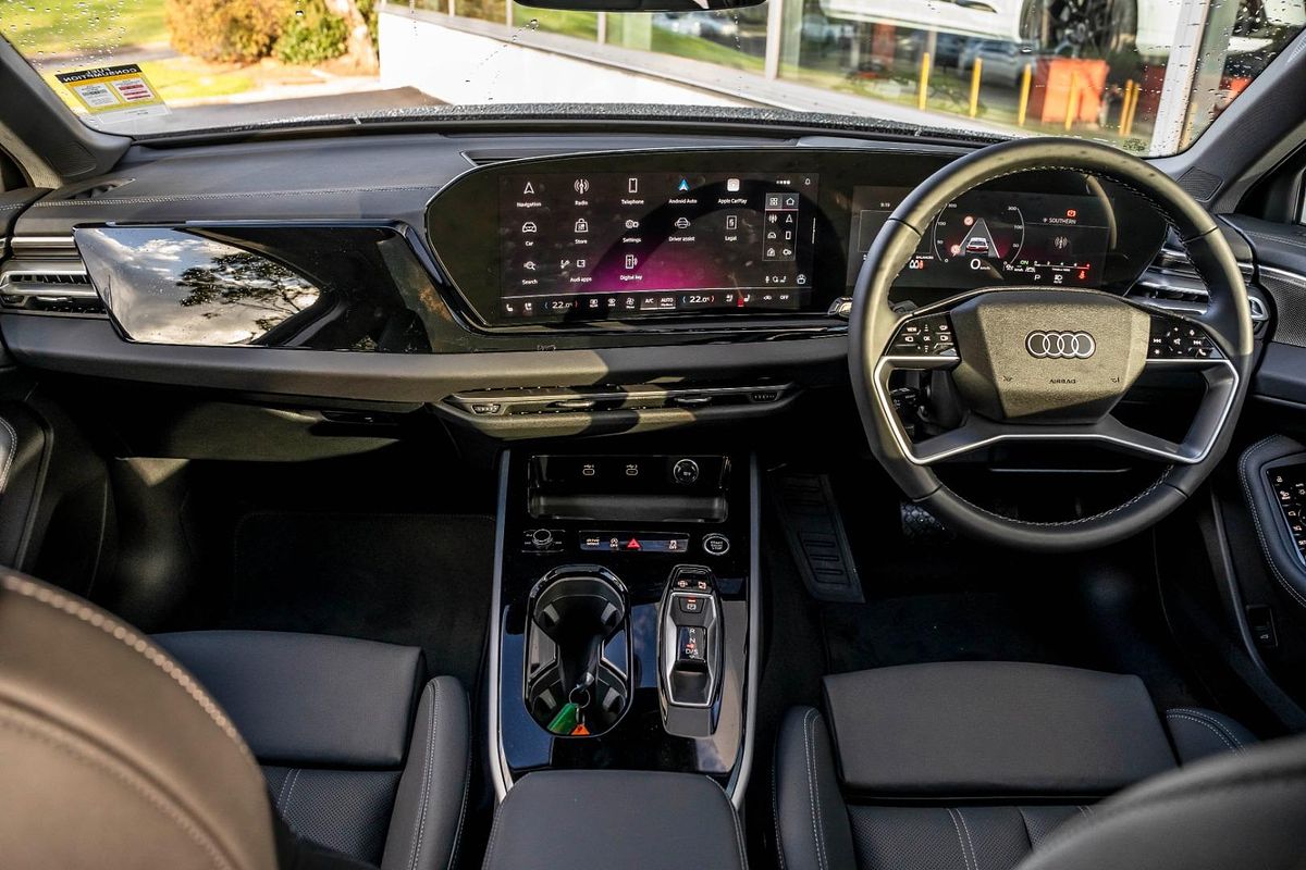 2025 Audi A5 TFSI 150kW S line B10