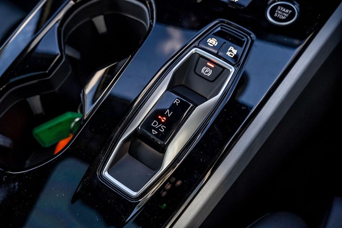 2025 Audi A5 TFSI 150kW S line B10