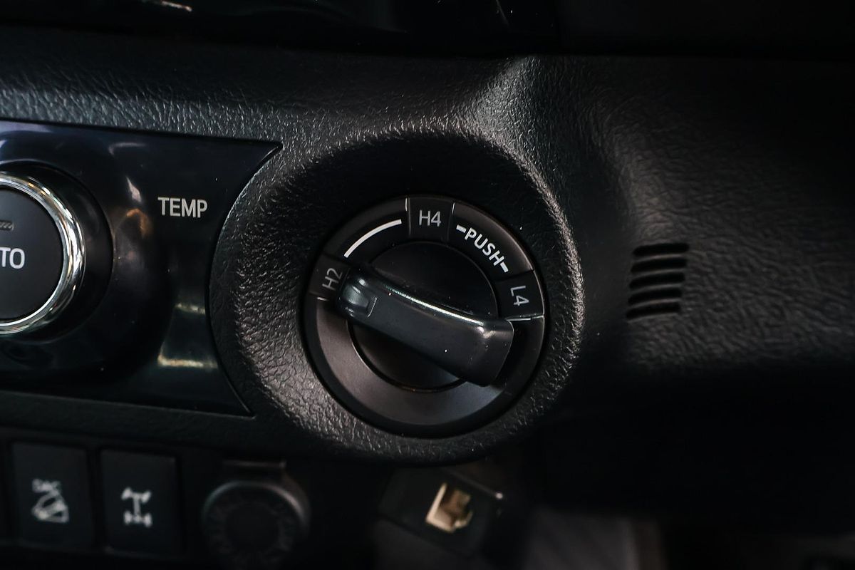 2016 Toyota Hilux SR5 GUN126R 4X4