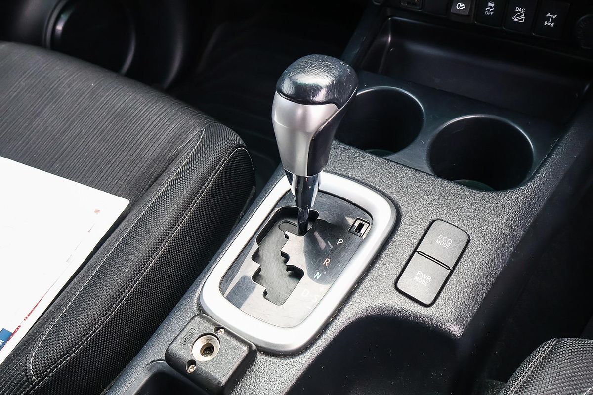 2016 Toyota Hilux SR5 GUN126R 4X4
