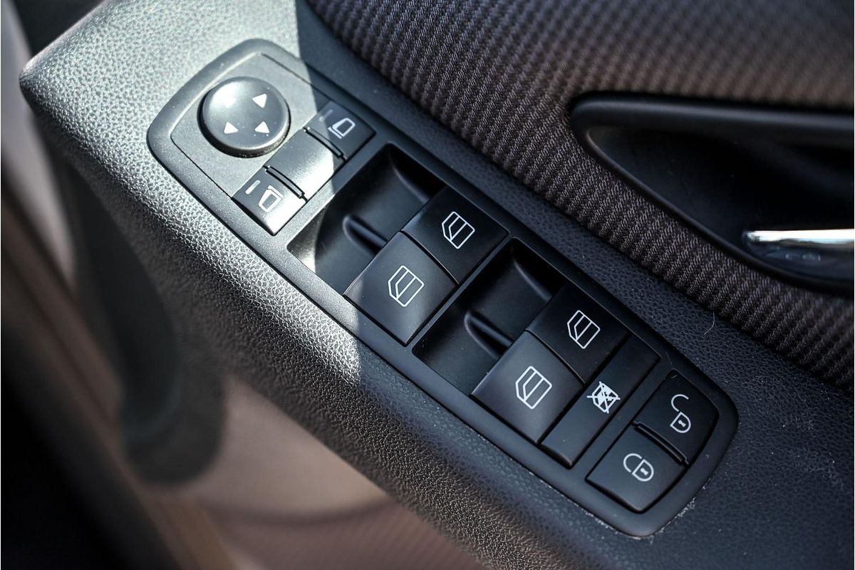 2011 Mercedes-Benz B-Class B180 W245