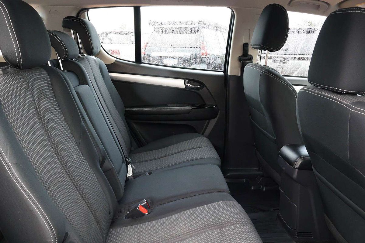 2017 Isuzu MU-X LS-M