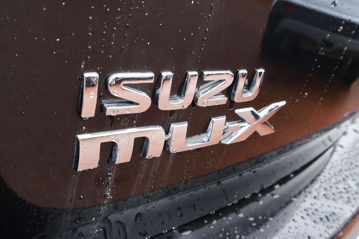 2017 Isuzu MU-X LS-M