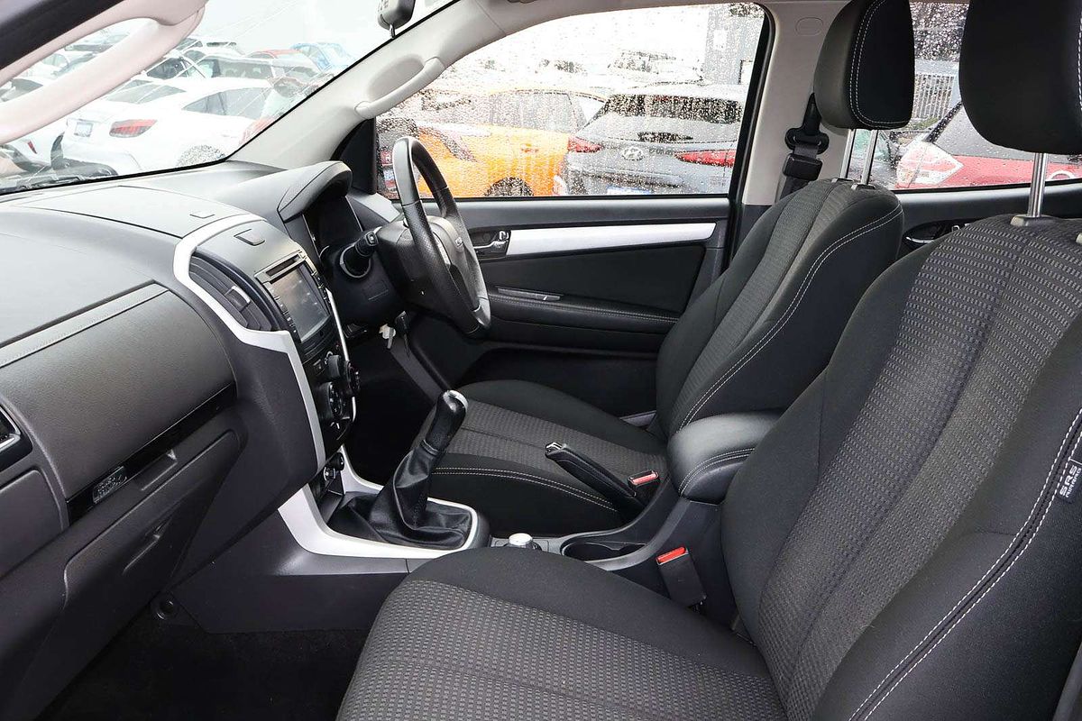 2017 Isuzu MU-X LS-M