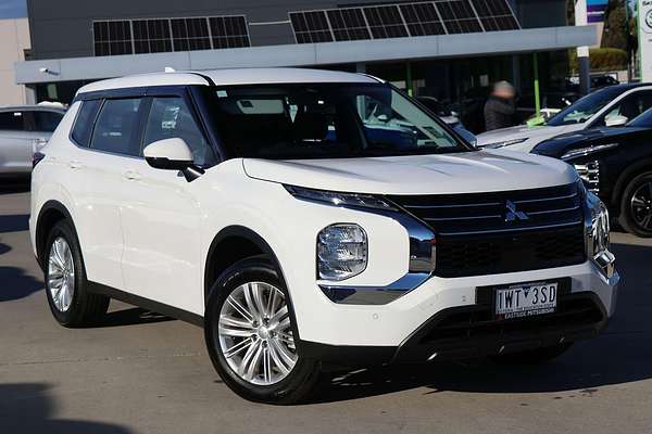 2023 Mitsubishi Outlander ES ZM