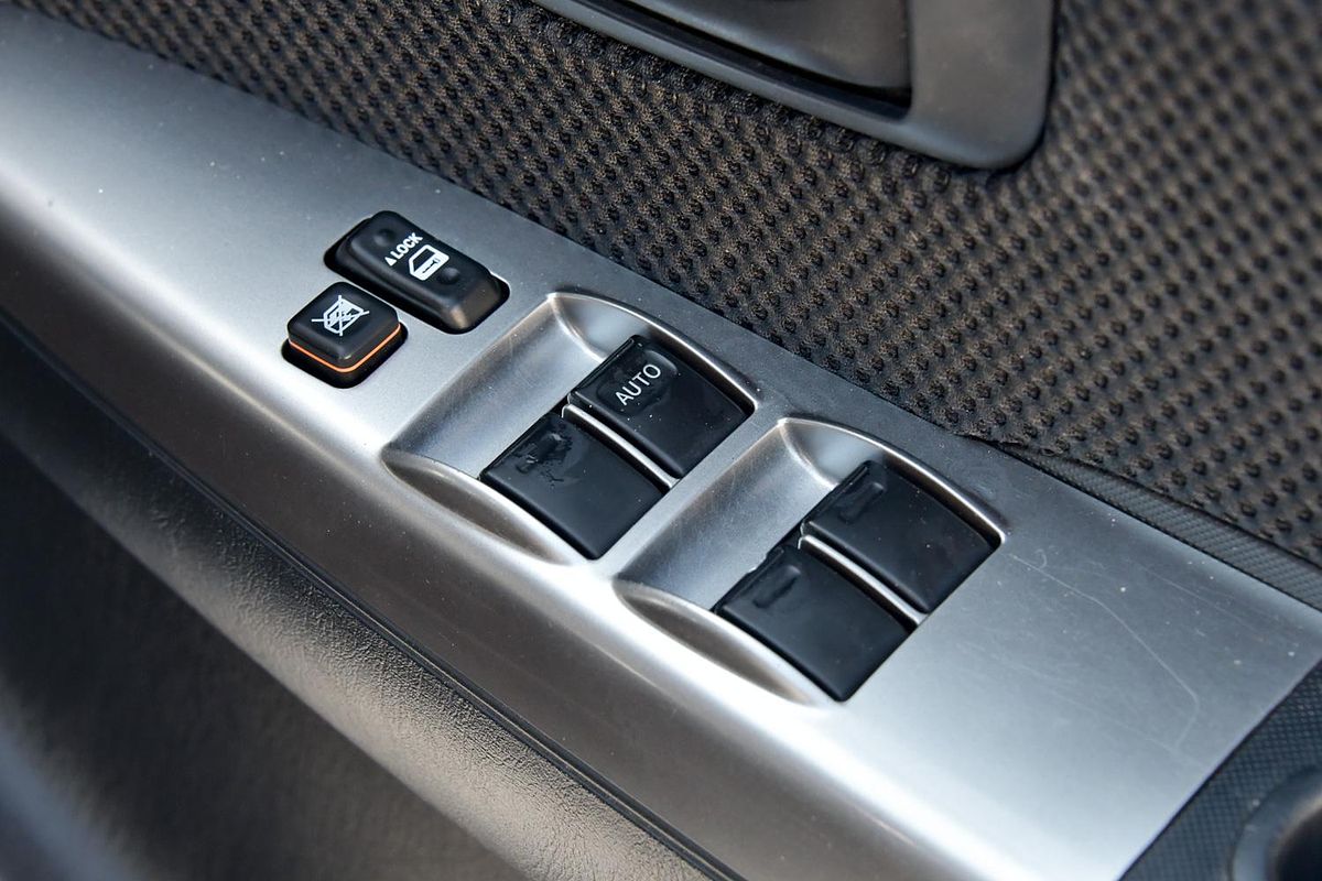 2013 Toyota Hilux SR5 KUN26R 4X4