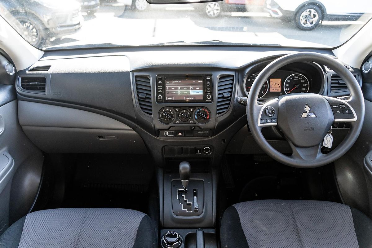 2017 Mitsubishi Triton GLX MQ 4X4