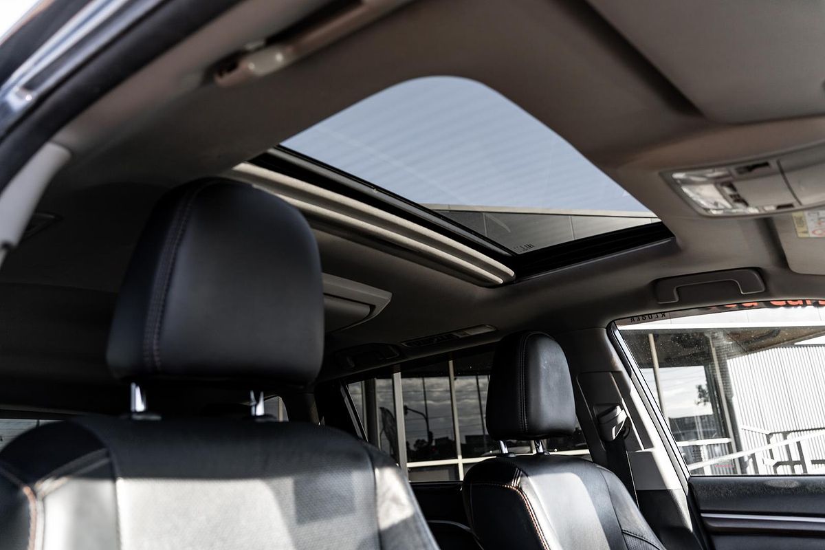 2015 Toyota Kluger Grande GSU55R