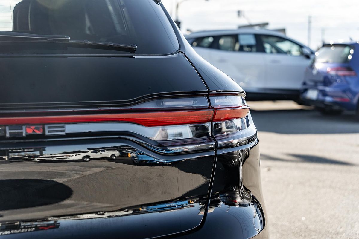 2023 Porsche Macan T 95B
