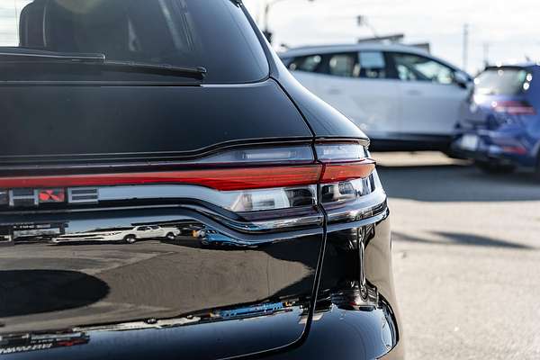 2023 Porsche Macan T 95B