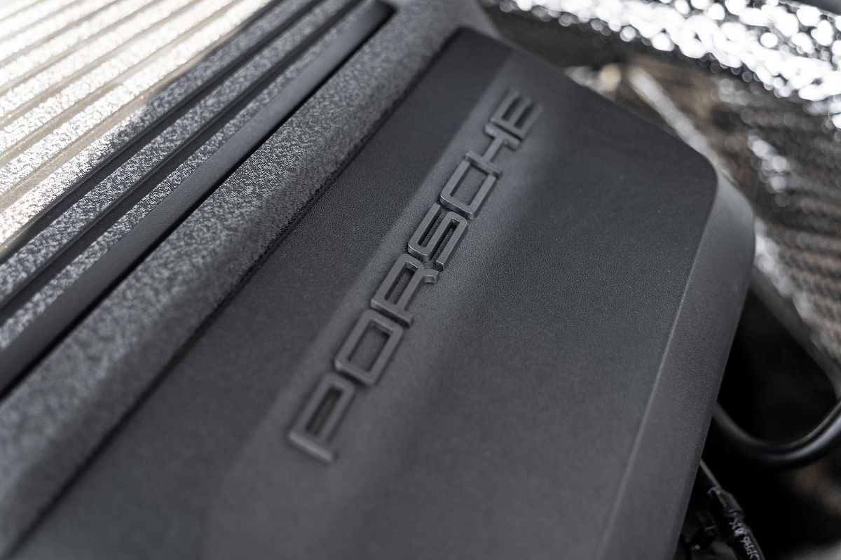 2023 Porsche Macan T 95B