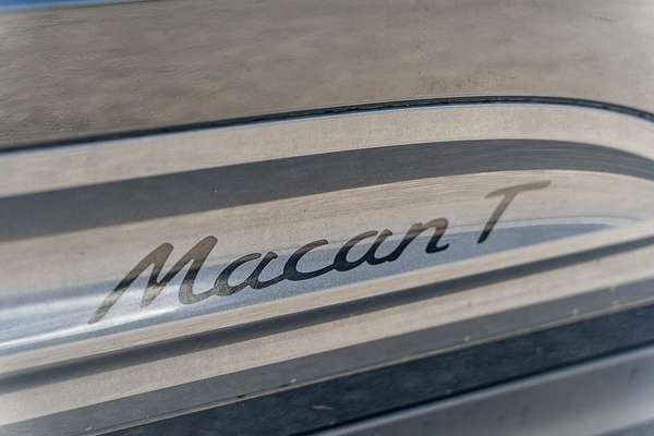 2023 Porsche Macan T 95B