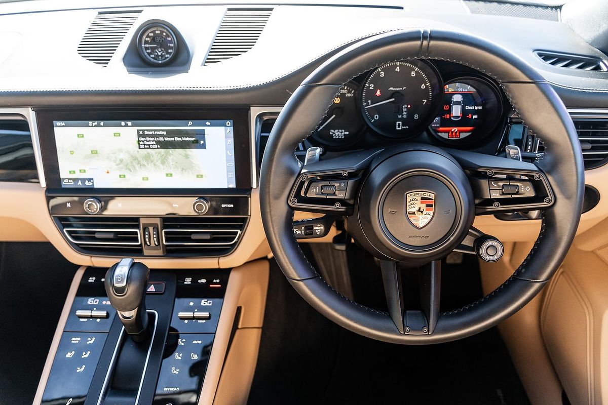 2023 Porsche Macan T 95B