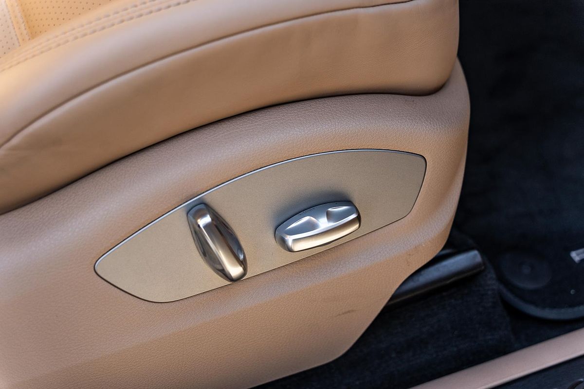 2023 Porsche Macan T 95B