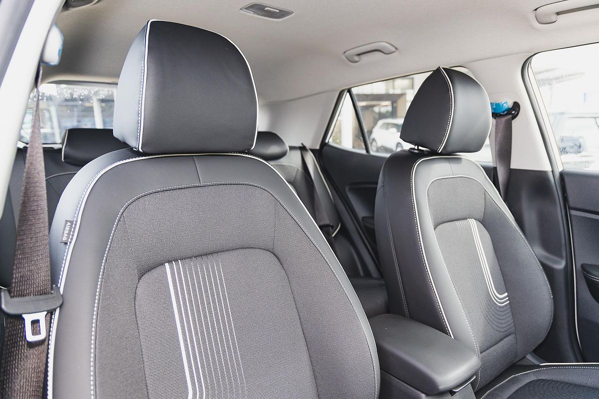 2024 Hyundai Venue Active QX.V5