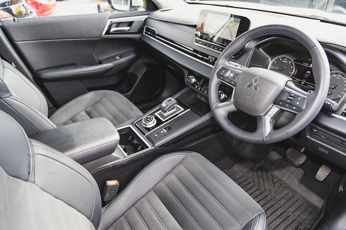 2023 Mitsubishi Outlander Aspire ZM