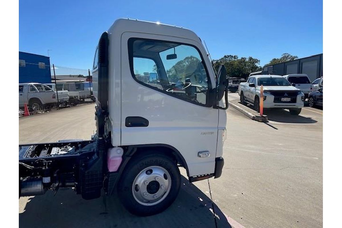 2025 Fuso Canter 515