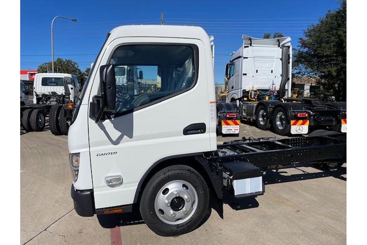 2025 Fuso Canter 515