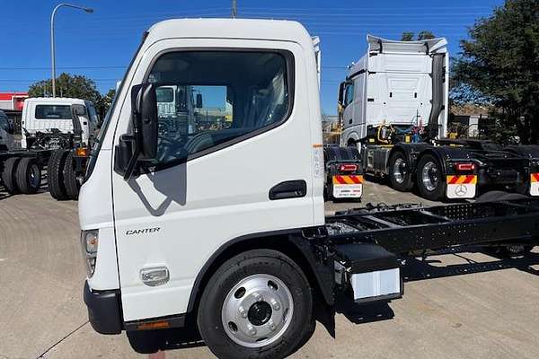 2025 Fuso Canter 515