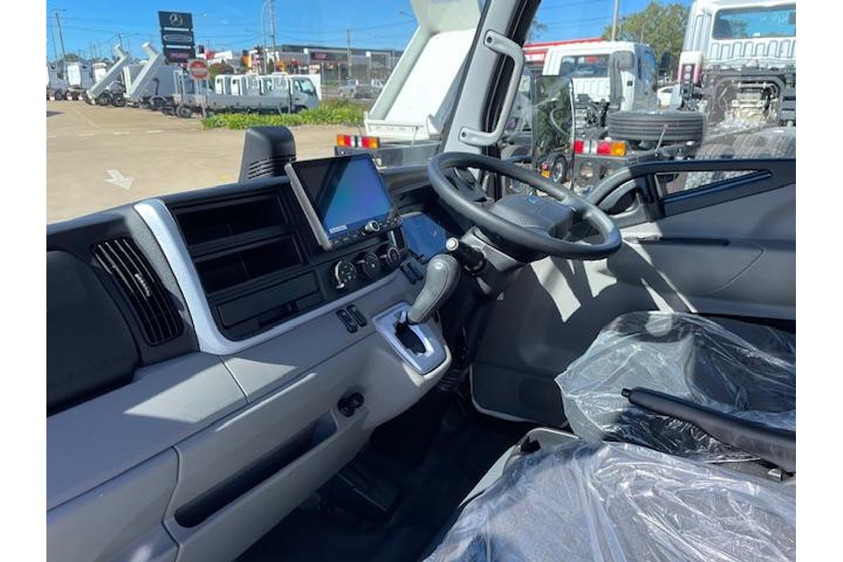 2025 Fuso Canter 515
