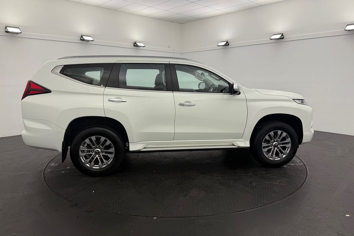 2022 Mitsubishi Pajero Sport GLX QF