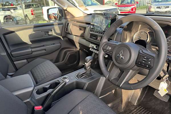 2025 Mitsubishi Triton GLX MV 4X4