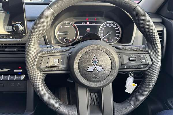2025 Mitsubishi Triton GLX MV 4X4