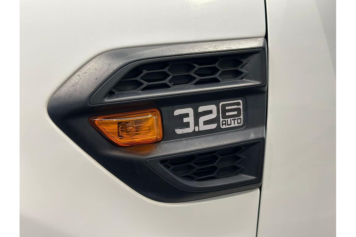 2016 Ford Everest Ambiente UA 3.2L