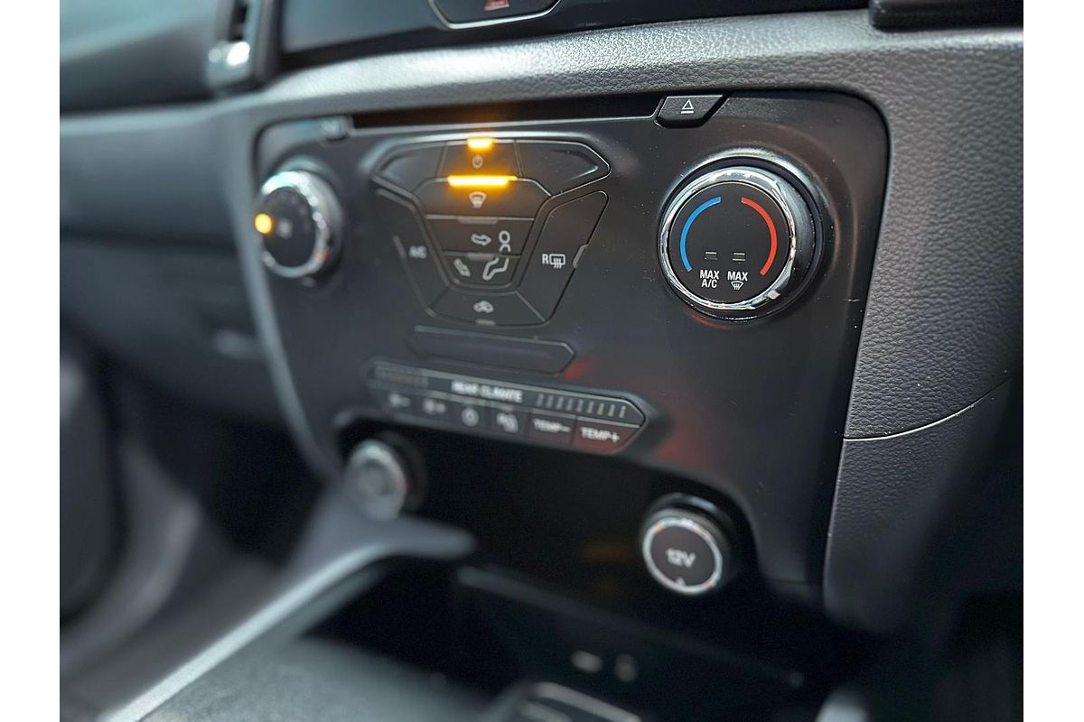 2016 Ford Everest Ambiente UA 3.2L