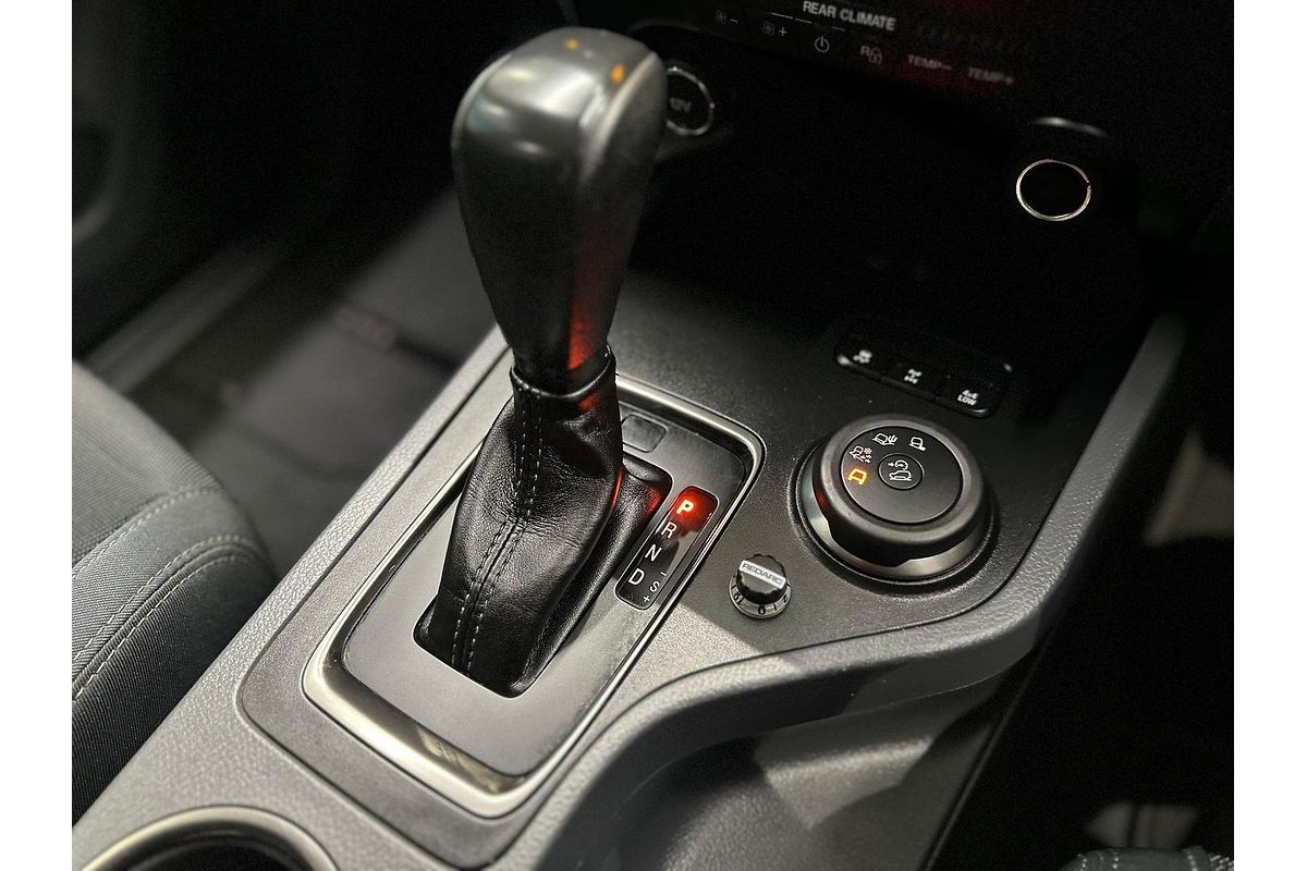 2016 Ford Everest Ambiente UA 3.2L