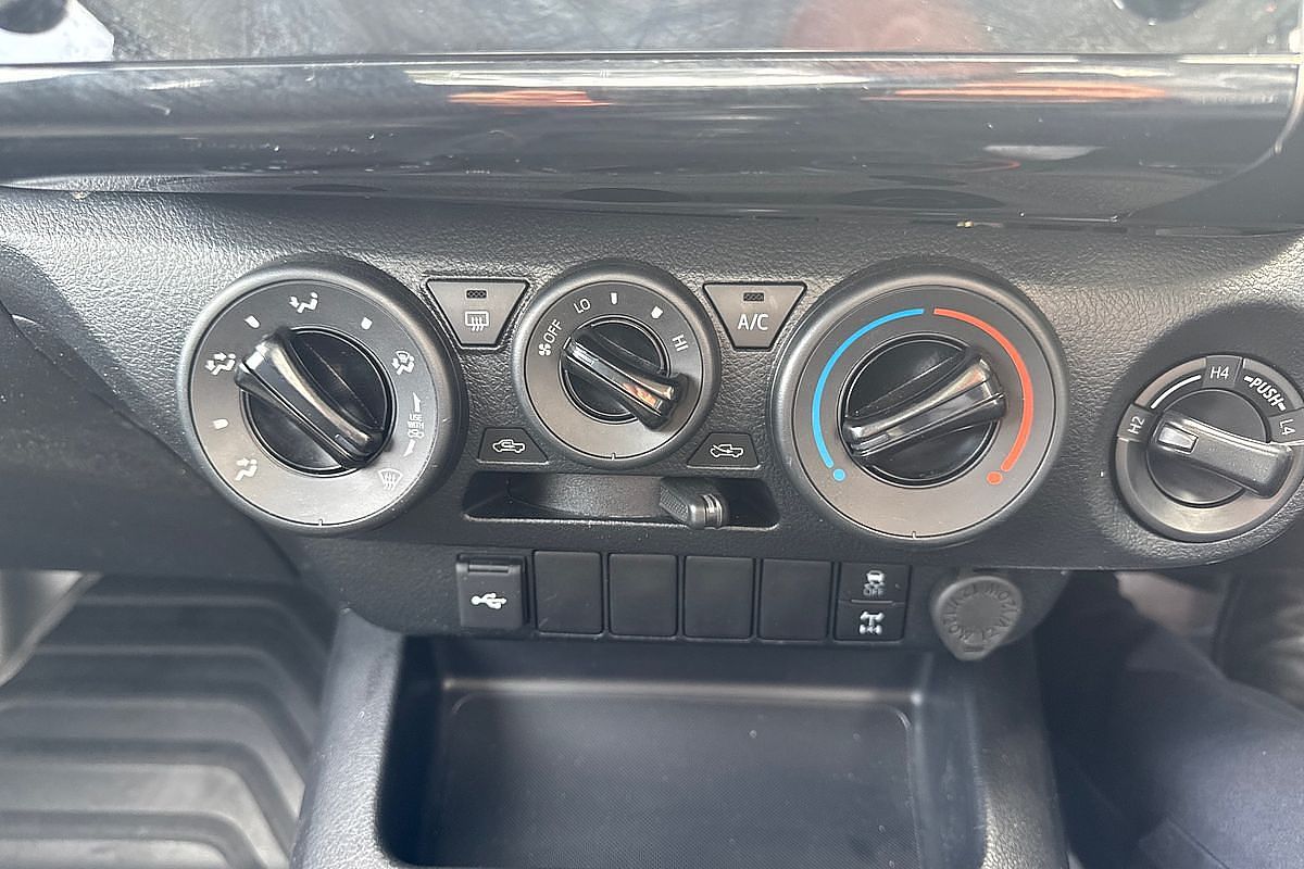 2024 Toyota Hilux SR GUN126R 4X4