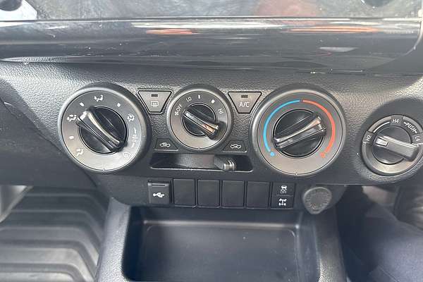 2024 Toyota Hilux SR GUN126R 4X4