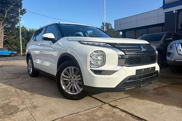 2022 Mitsubishi Outlander ES ZM