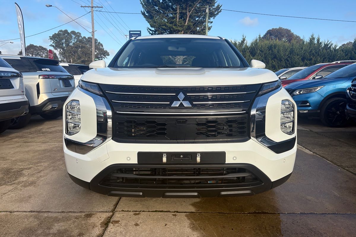 2022 Mitsubishi Outlander ES ZM