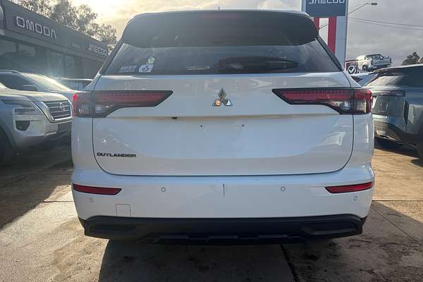 2022 Mitsubishi Outlander ES ZM