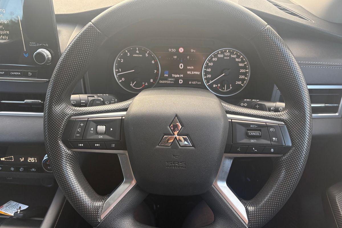 2022 Mitsubishi Outlander ES ZM